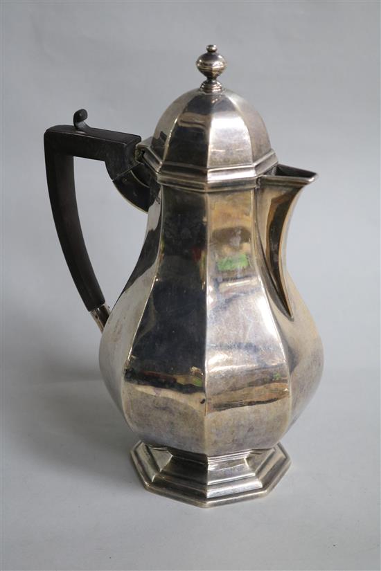 An Edwardian silver hot water pot, Thomas Bradbury & Sons, Sheffield, 1904, gross 17 oz.